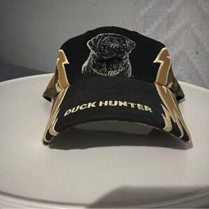 Hunter Black and Gold Duck Hunter Cap Featuring a Black Lab